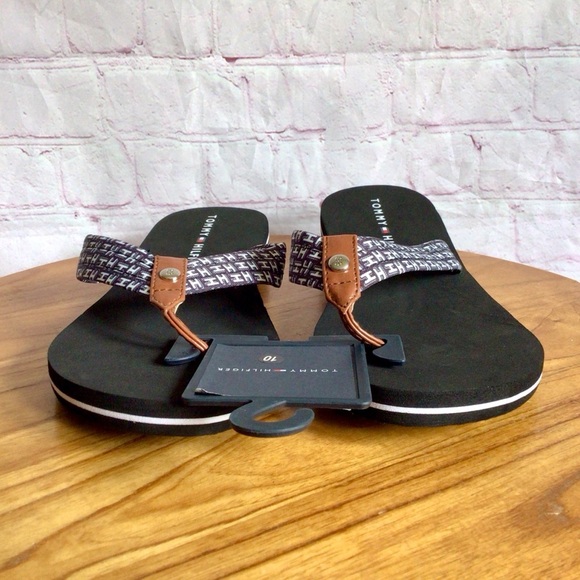 Tommy Hilfiger Black and White Flip Flop Sandals with Modern Design - Size 10 - Picture 4 of 8